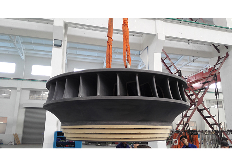 厄瓜多尔索普拉多拉水电站水轮机组混流式转轮过流表面热喷涂