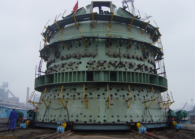 宝钢高炉平移小车油缸